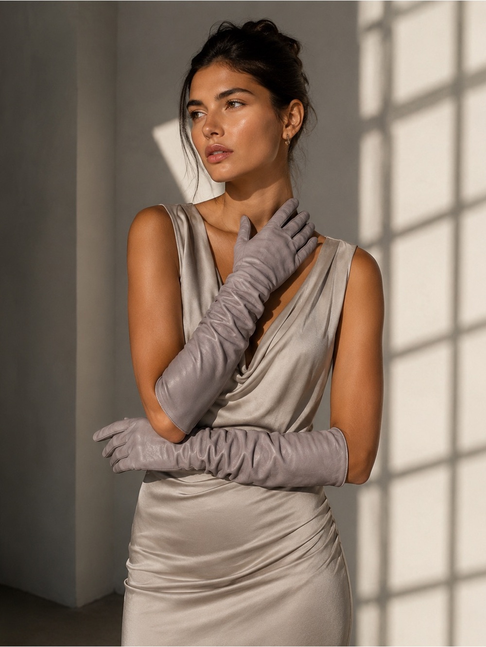 LORD & TAYLOR Taupe Leather Gloves